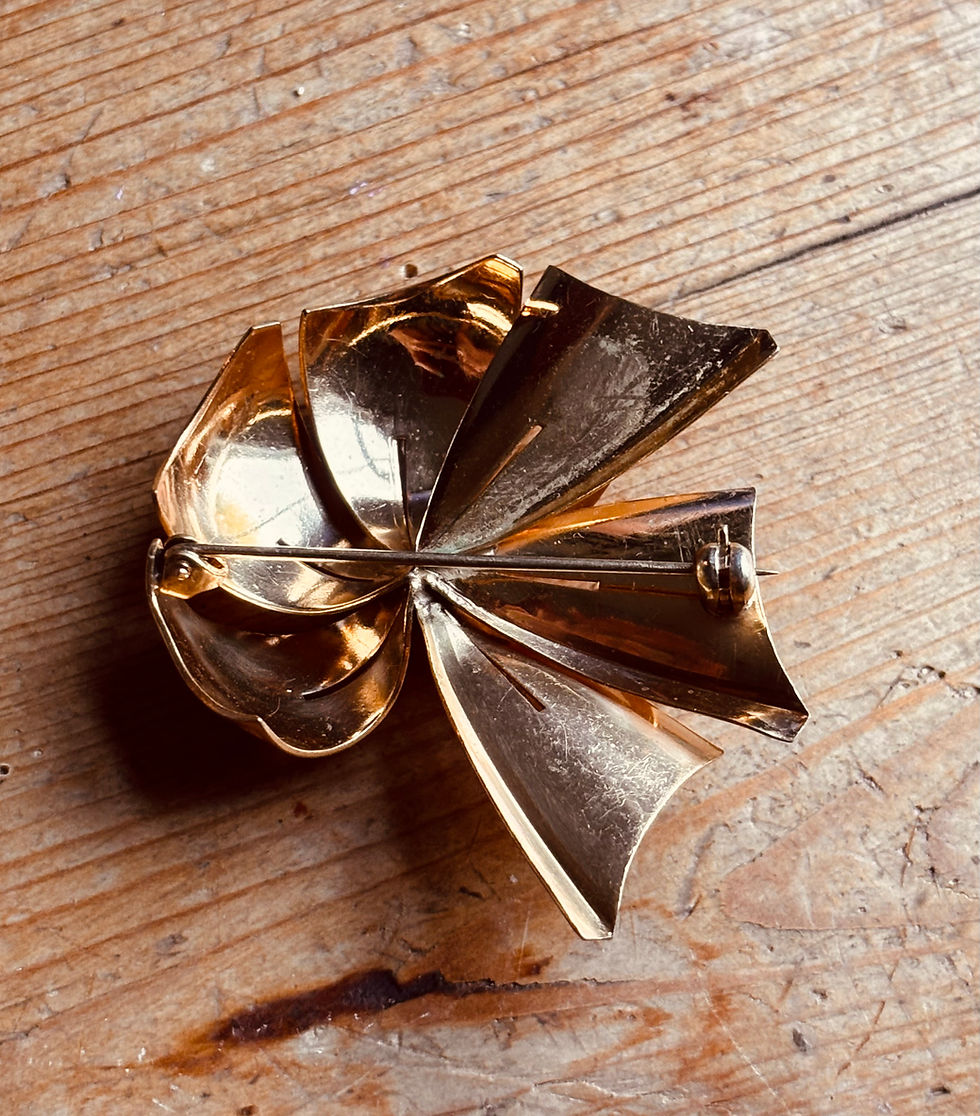 Thumbnail: Vintage Gold Toned Ribbon Bow Brooch