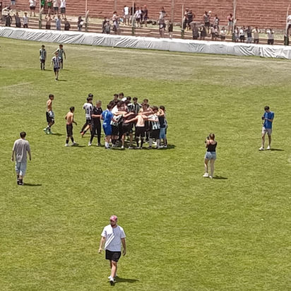 Villa Mitre ganó 2 títulos en divisiones menores y va por otro