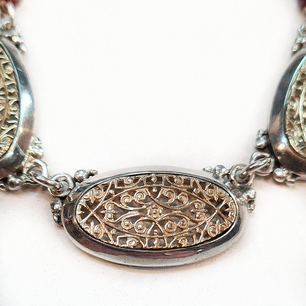 Thumbnail: The knitted necklace 