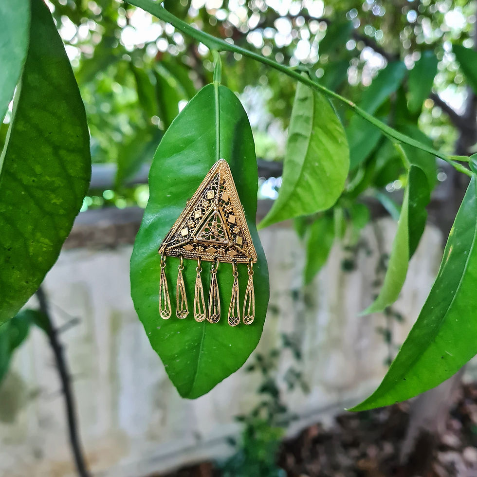 Thumbnail: Vintage triangle brooch 