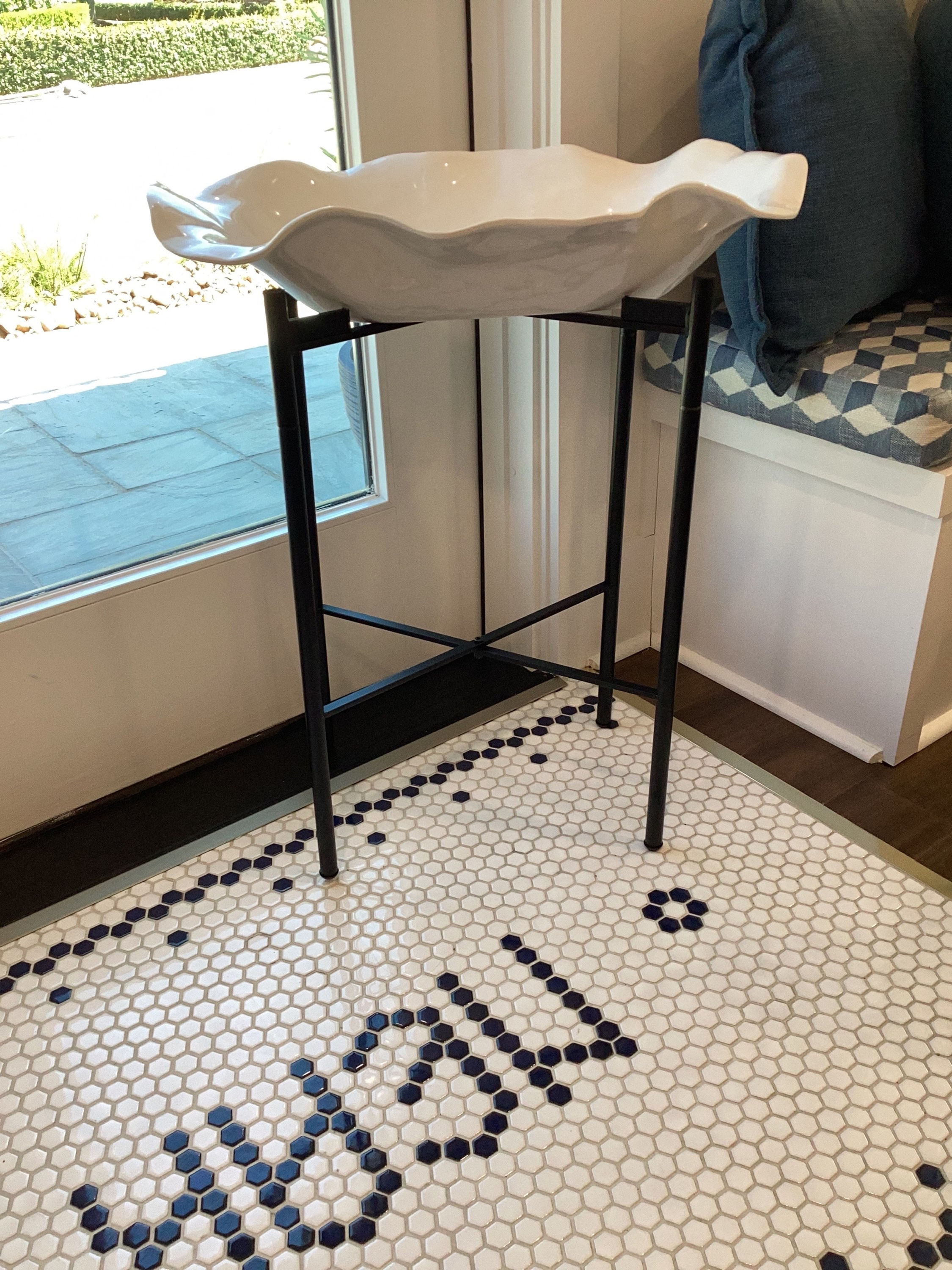 Beatriz Vida Metal Stand for Extra Large