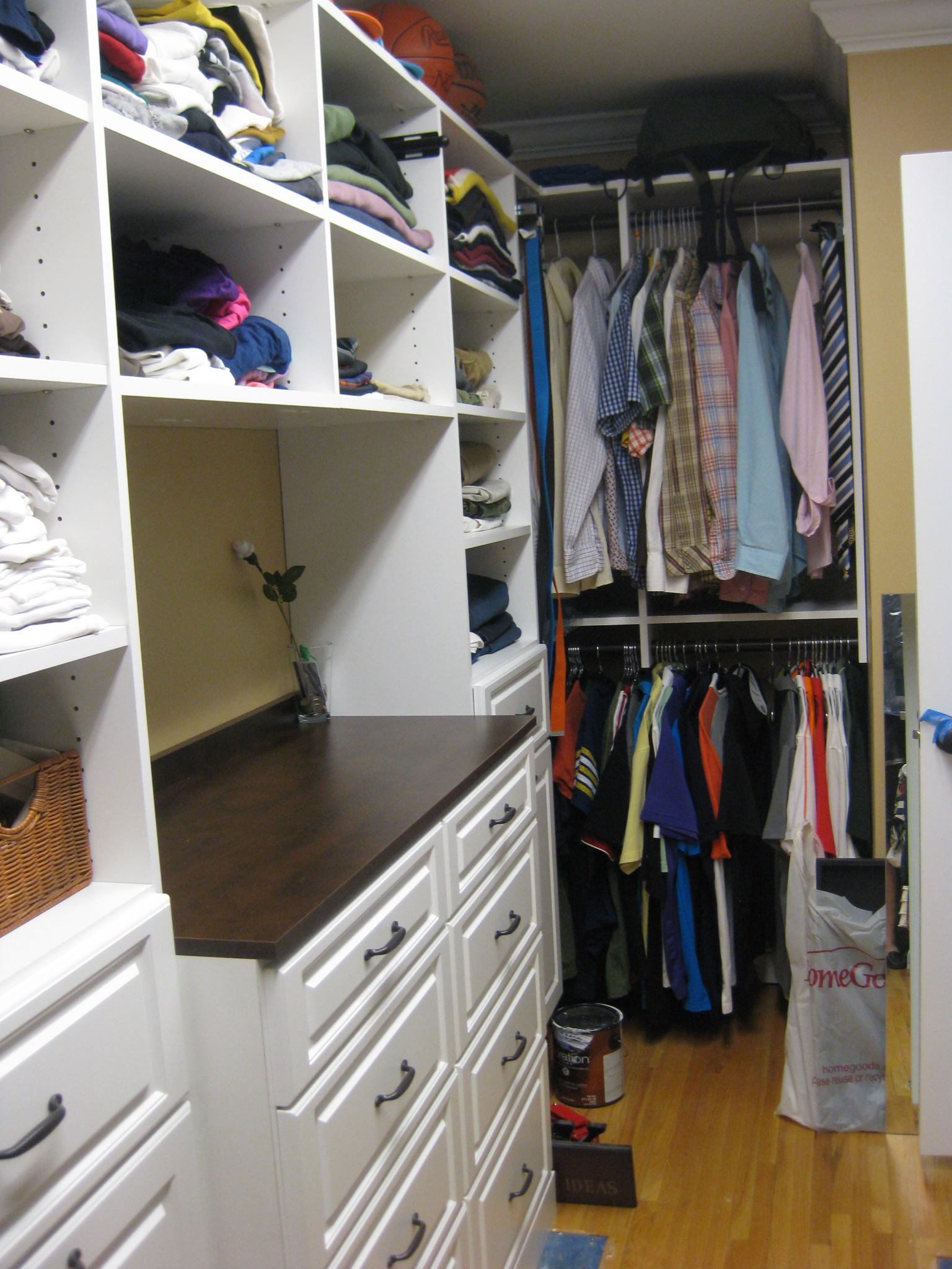 Walk in with Bumped Drawers