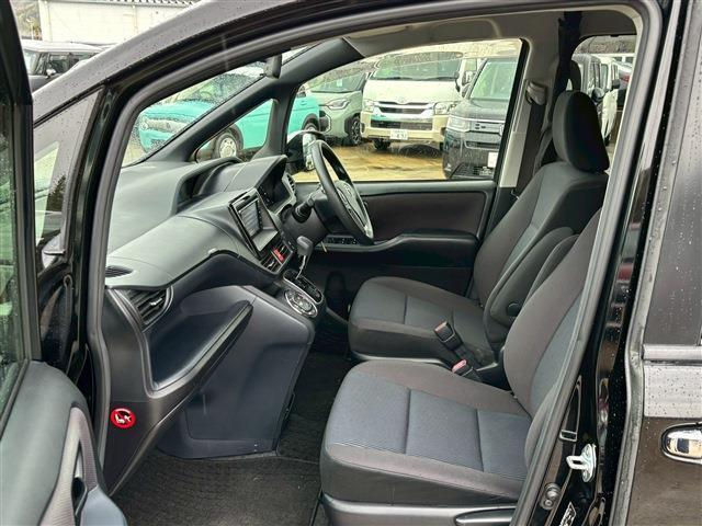 サムネイル： 2015  TOYOTA VOXY X 2.0 L 