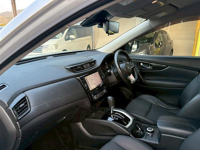 サムネイル： 2017  NISSAN X-TRAIL 2.0L 