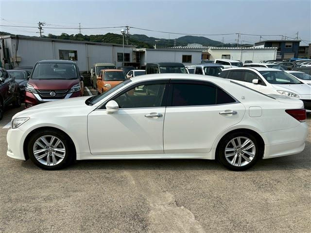 サムネイル： 2015 TOYOTA CROWN 2.5L 