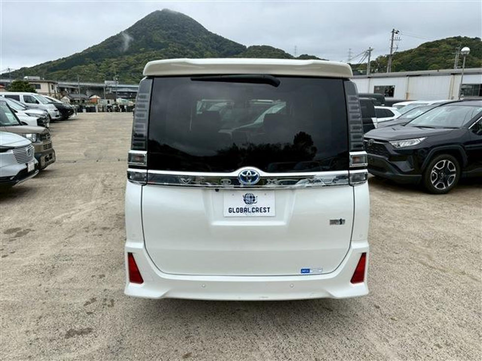 サムネイル： 2021 TOYOTA VOXY HYBRID 1.8