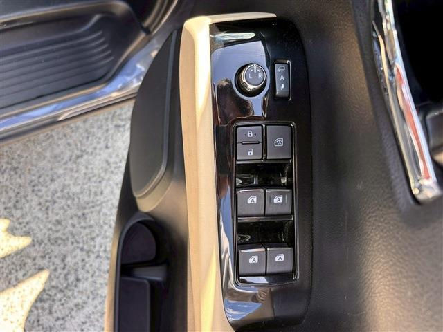 サムネイル： 2016 TOYOTA ALPHARD 2.5 L 