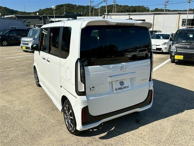 サムネイル： 2025  HONDA N-BOX CUSTOM 0.6 L 