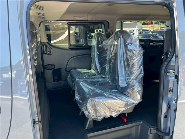 サムネイル： 2025 NISSAN CARAVAN 2.4 L