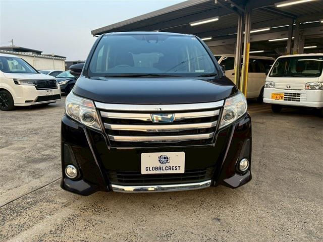 サムネイル： 2016  TOYOTA NOAH HYBRID 1.8 L 