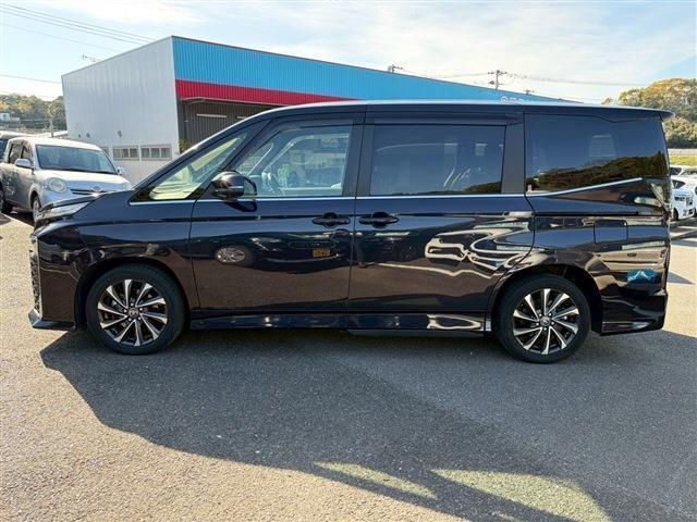 Thumbnail: 2023  TOYOTA VOXY 2.0 L 