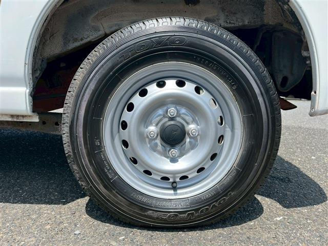 サムネイル： 2013 DAIHATSU HIJET CARGO 0.6 L 