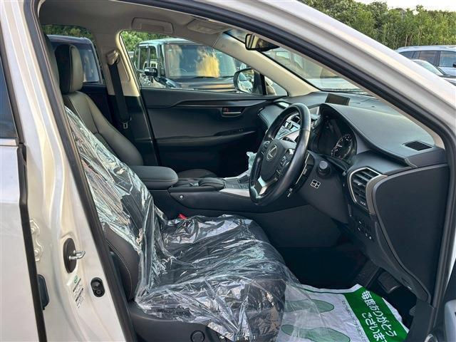 サムネイル： 2016  LEXUS NX 2.0L 