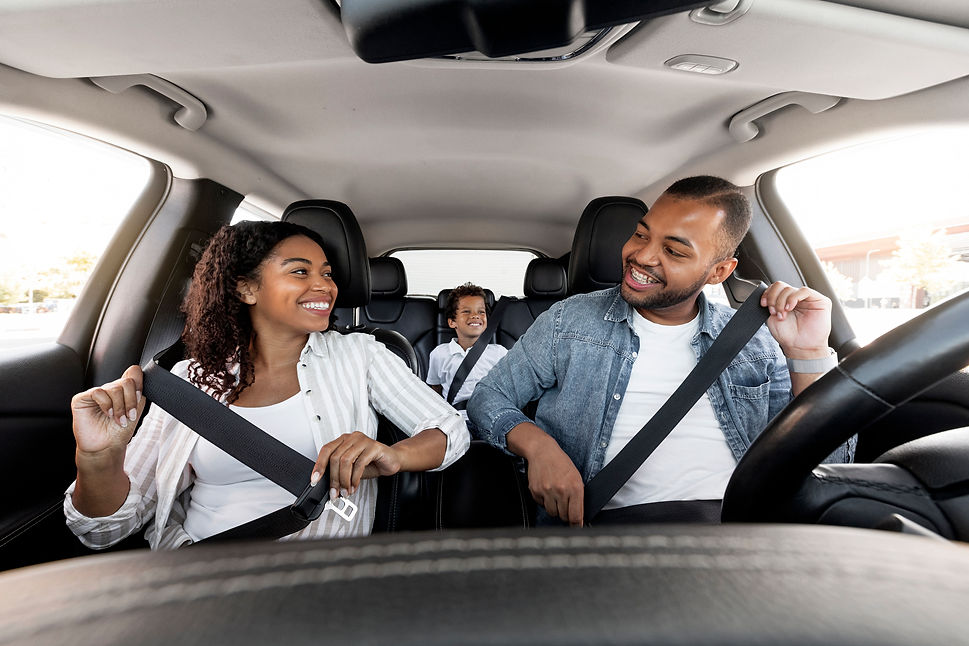 family in car - iStock-1854349596.jpg