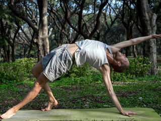 EASTER SPECIAL : BREATH & FLOW - pranayama & asana with live music by Thomas Jeker