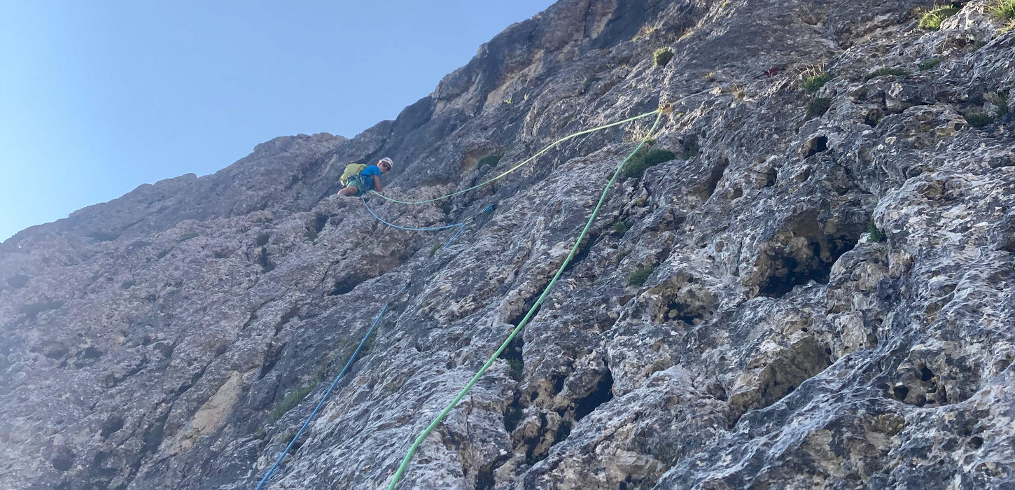 im unterne Teil der Burgstallkante steile Felswand