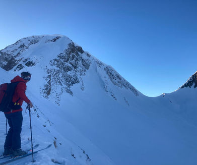 Skitourengeher auf Grat im Lechtal