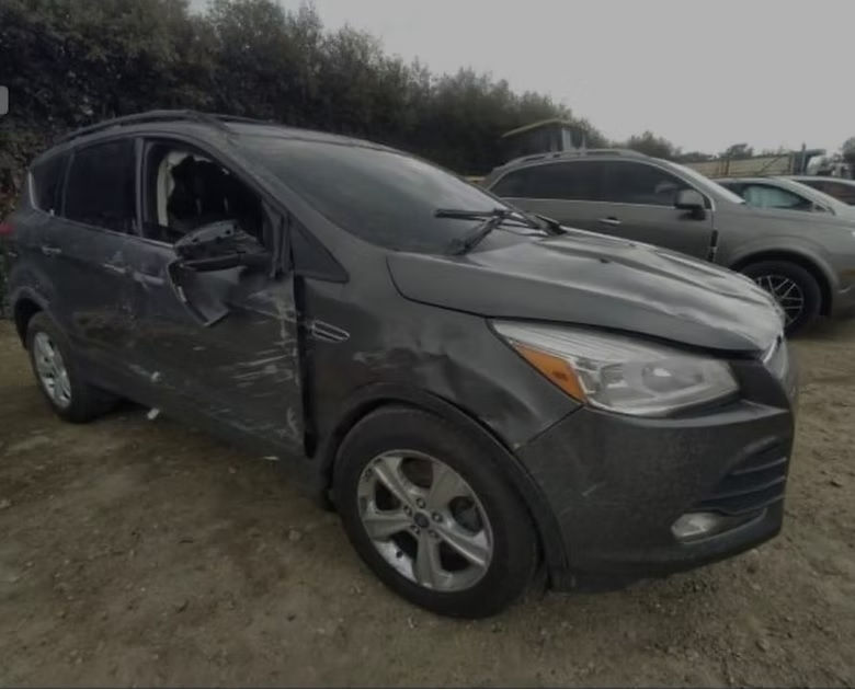 Miniatura: Ford Escape 2013 4X4