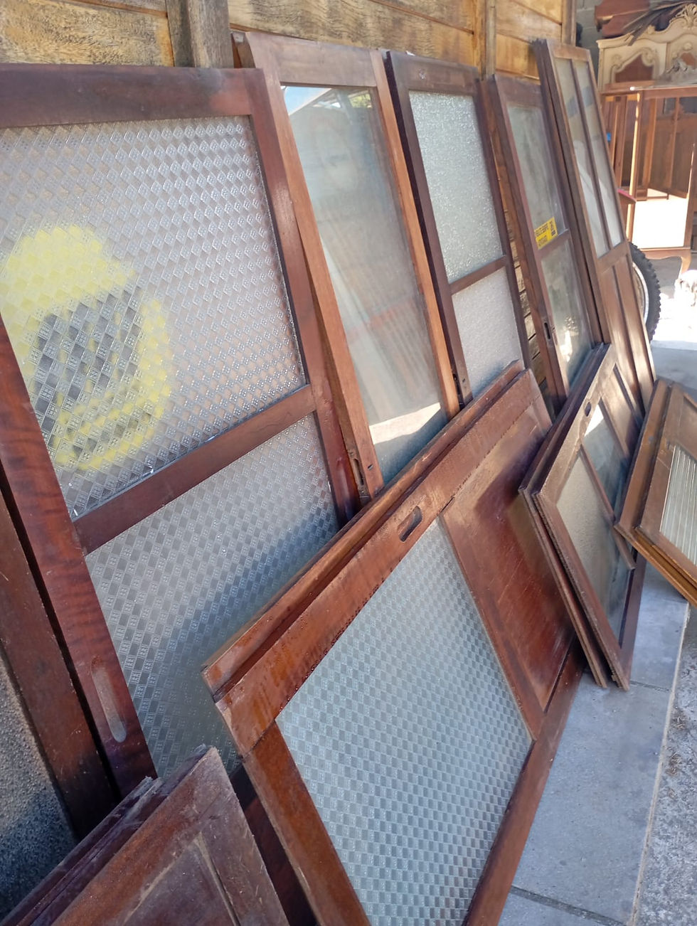 Miniatura: Portas de Livreiro Antigas em Embuia – Vidros Originais