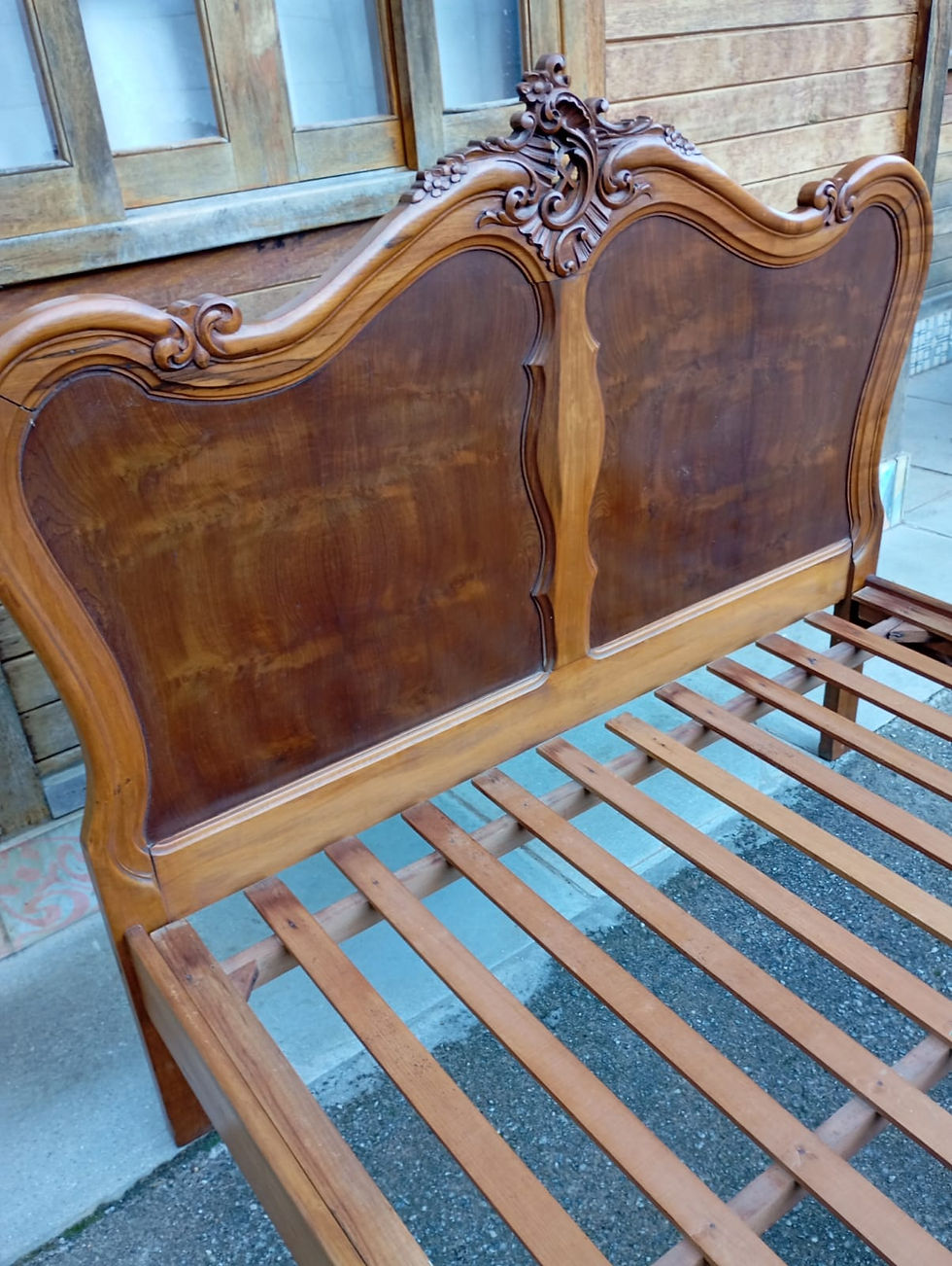 Miniatura: Dormitório Luís XV em Imbuia Maciça — Conjunto Clássico Completo Versolato (Cama