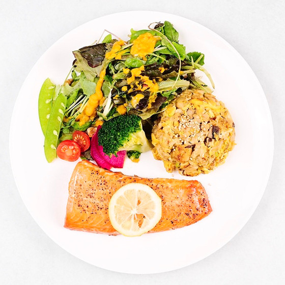 サーモンフィレのグリルプレート Grilled Salmon fillet Pl