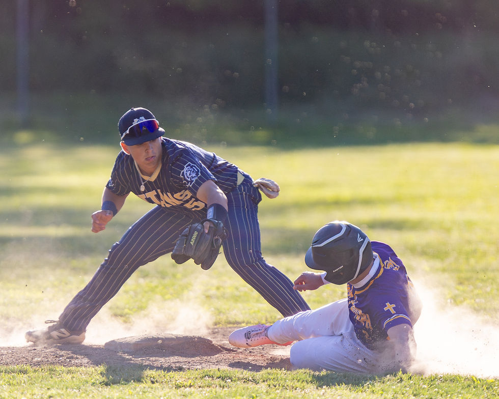 Flyers score 8 unanswered runs to topple Titans in SOC finale