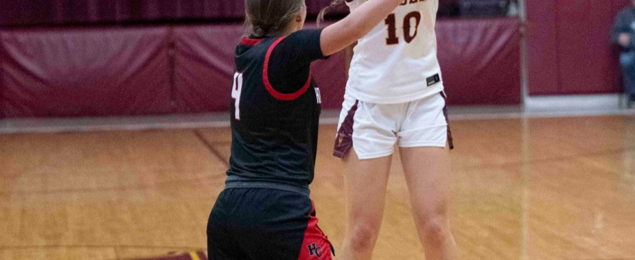 Covington Holy Cross at Russell - HS Girls Basketball (Photo by Wayne Chaffin)