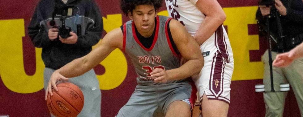 Boyd County at Russell - HS Boys Basketball (Photo by Wayne Chaffin)