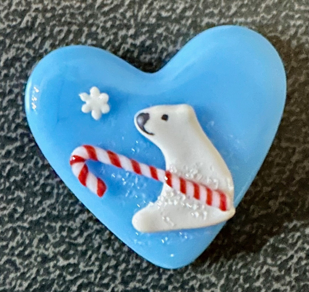 Polar bear and candy cane heart