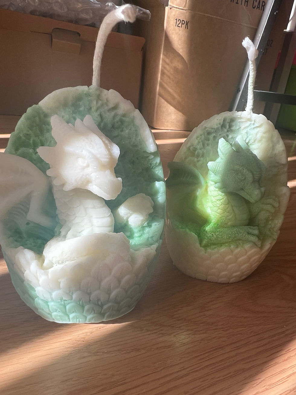 Thumbnail: Dragon Egg Candle