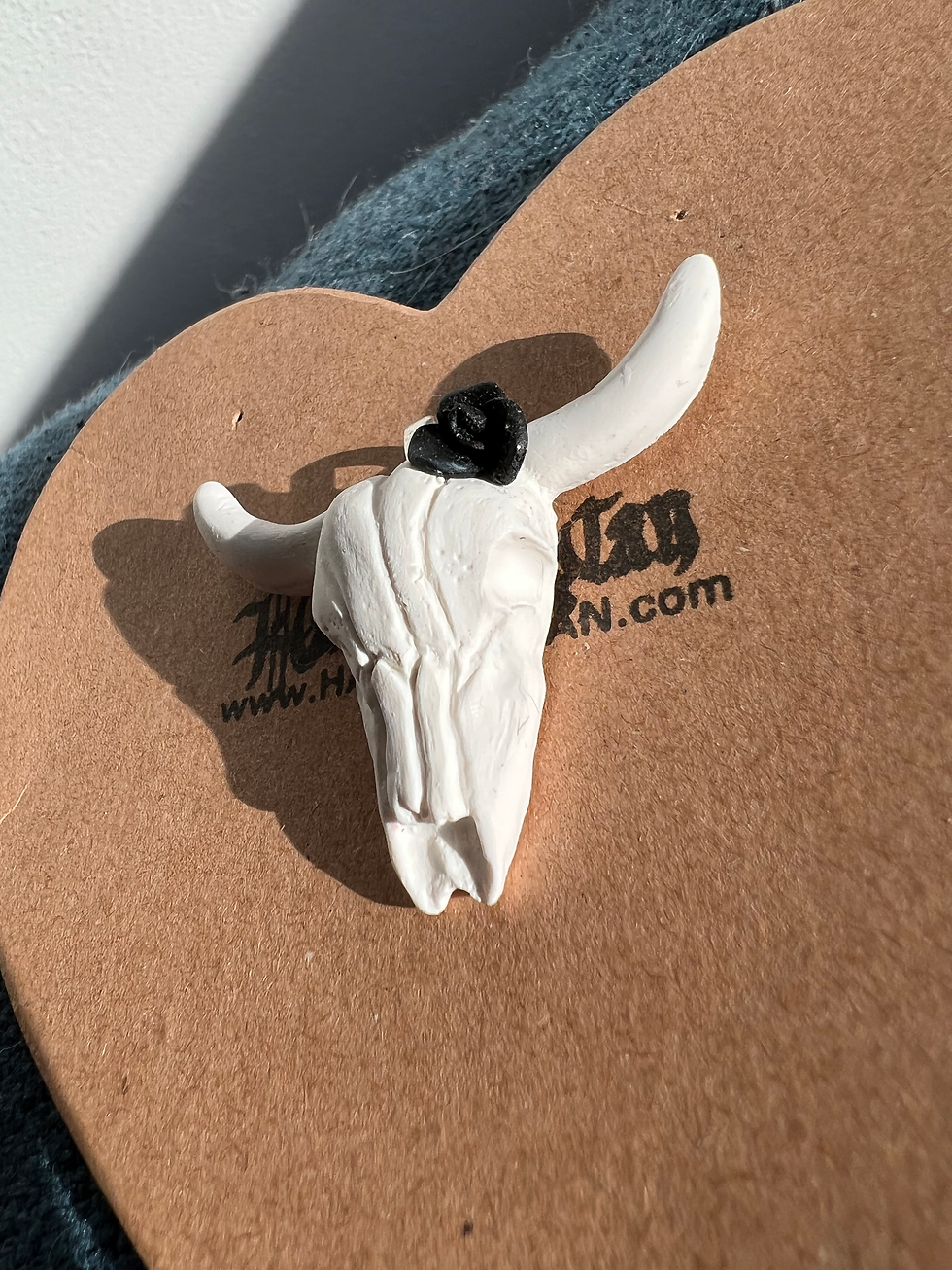 Thumbnail: White Bull Skull Pendant