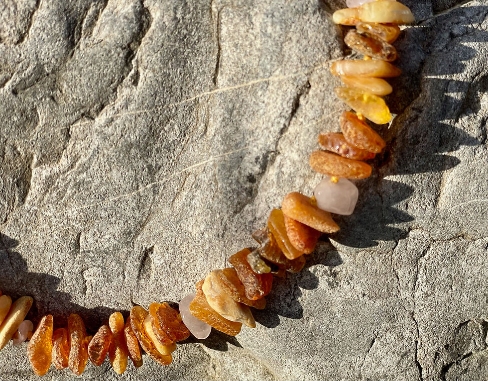 Bernsteinkette mit Rosenquarz