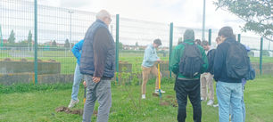 Arrivée de 2 essaims au Lycée et Plantations de petits fruitiers