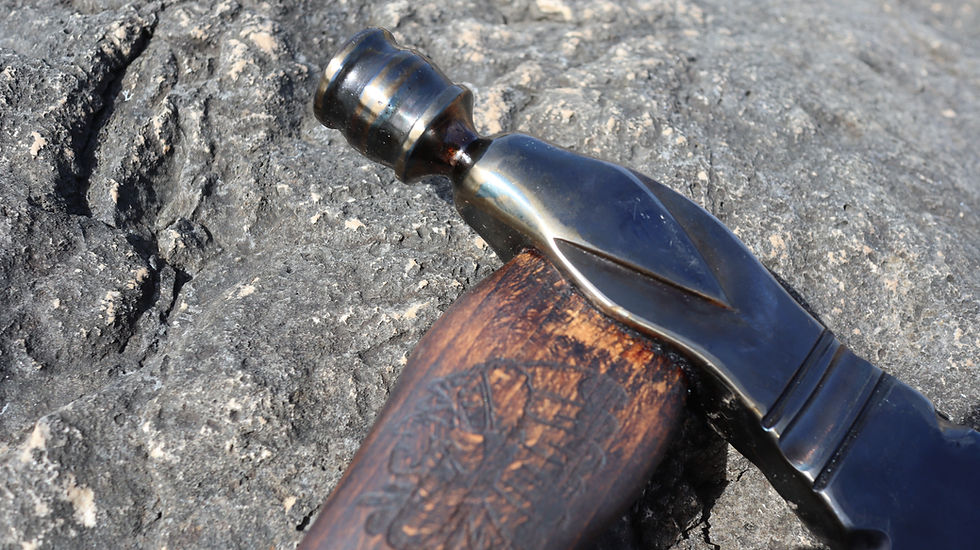 Küçük resim: KIZILDERİLİ TOMAHAWK BALTASI