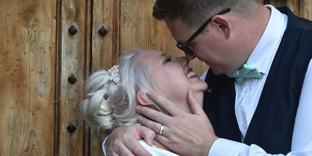 Kiss by the door