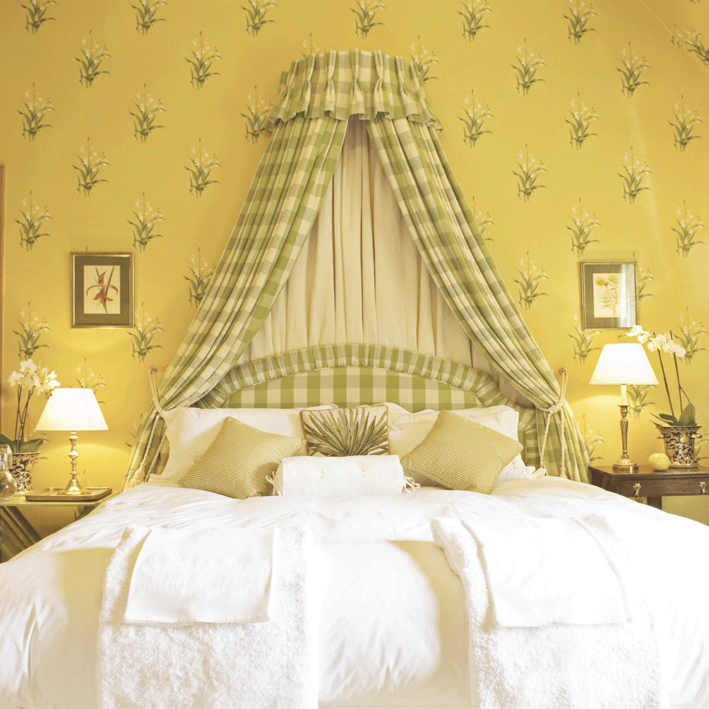 a-sq-lily-bedroom.gif
