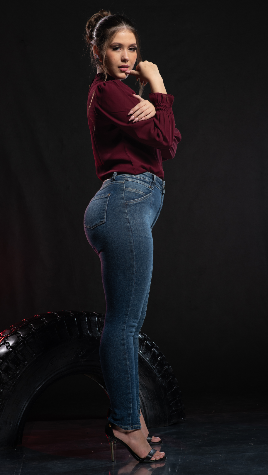 Miniatura: Calça skinny cropped com abertura na barra