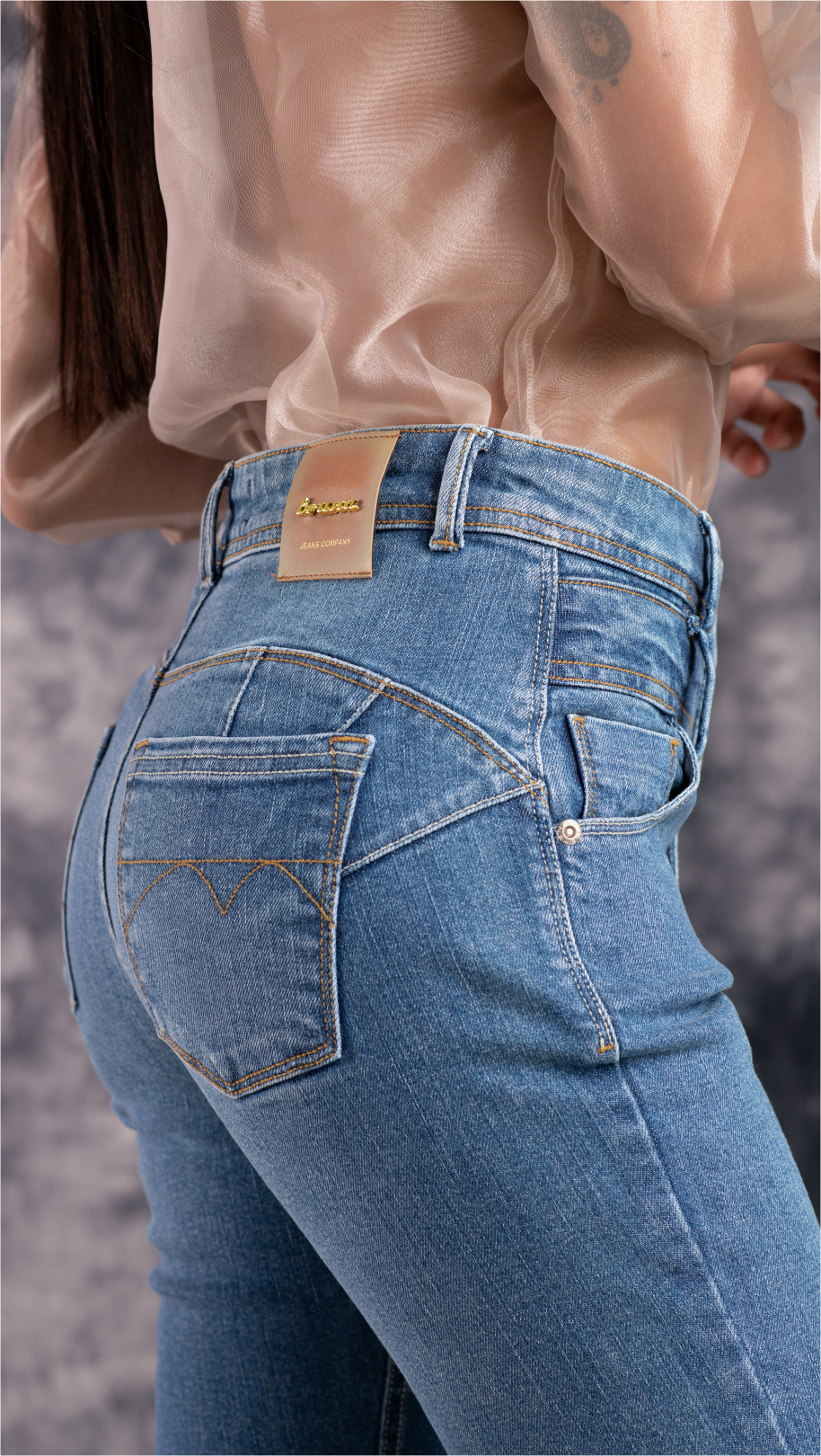 Miniatura: Calça skinny levanta bumbum