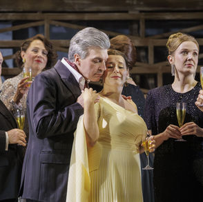 Eugene Onegin Review: an accomplished production of Tchaikovsky's emotionally charged opera