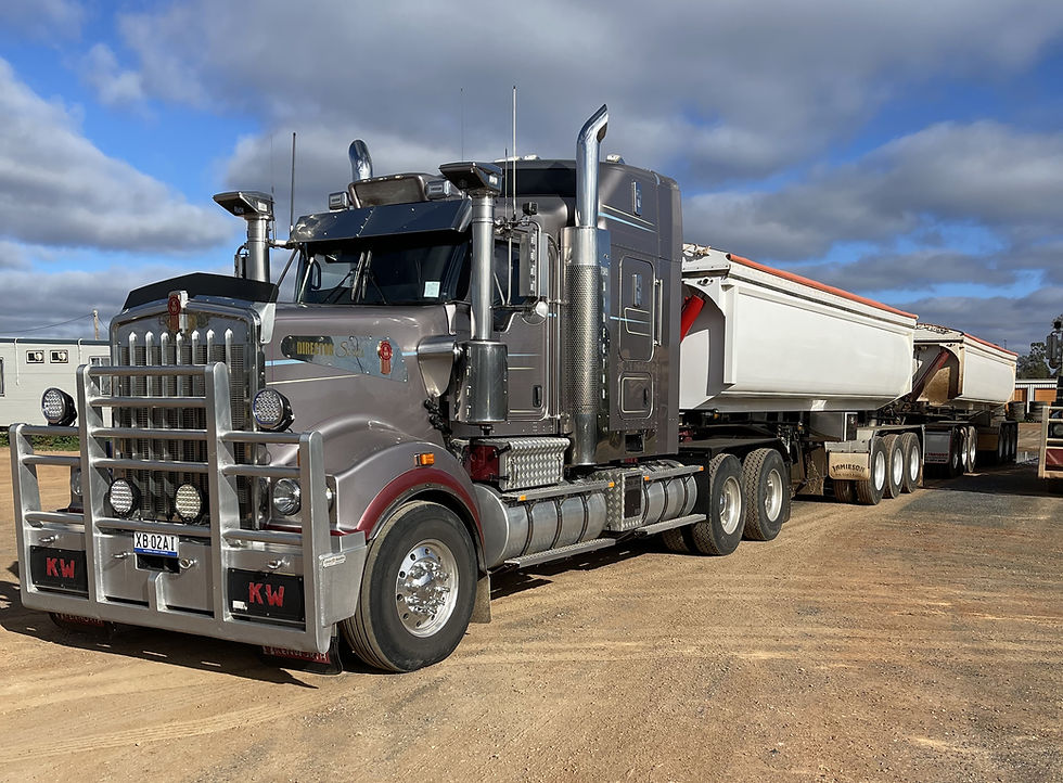 TDH Transport - Kenworth T909 Road Train ans Side Tippers