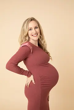 Ribbed-maternity-dress-berry-2.jpg.webp