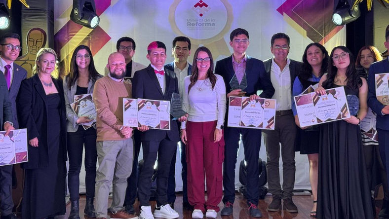 Reconoce alcalde a la Juventud de Mineral de la Reforma