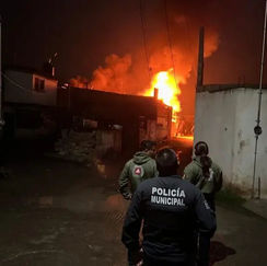 Arde predio con huachicol en Tezontepec de Aldama