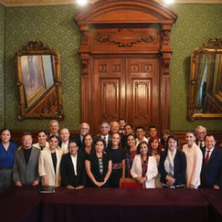 Menchaca participa en reunión nacional para garantizar acceso a la Salud