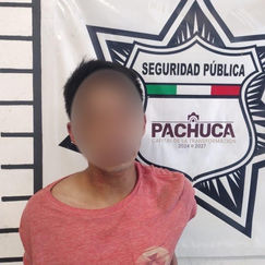 Aseguran a individuo por robo a farmacia en centro de Pachuca