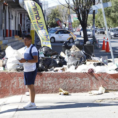 Reportan que jardinera se convirtió en depósito de basura en Ferrocarril Central