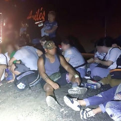 Se accidenta camioneta con 27 migrantes extranjeros en Veracruz