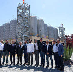 Menchaca invitó a empresarios del país a invertir en Hidalgo