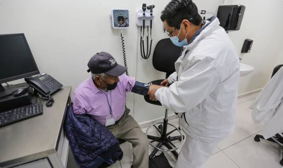 Balcón Político: Menos pobres, pero menos acceso a Salud y los Servicios Sociales