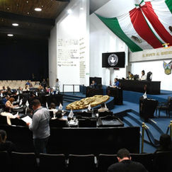 Aprueba Congreso reforma para regular estacionamientos desde los ayuntamientos